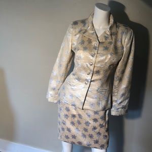 Kay Unger Petites Size 6 Skirt Suit Cream & Silver
